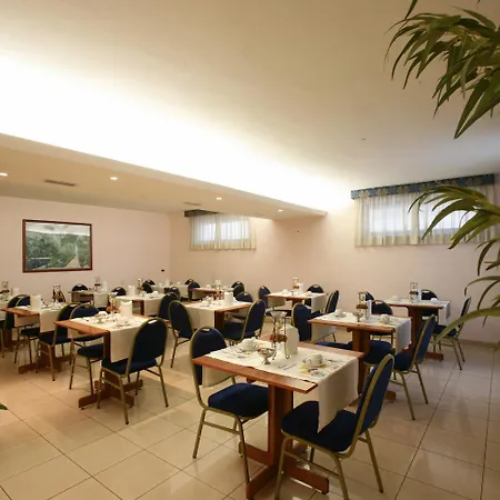 莱万特酒店 酒店 4*