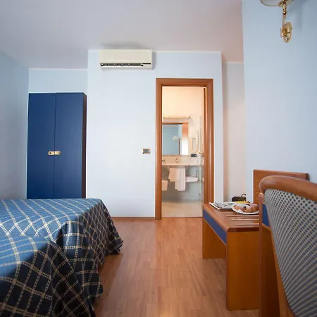 Levante 4*