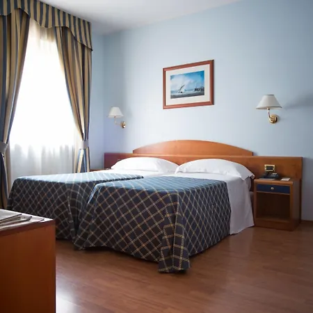 Levante 4*