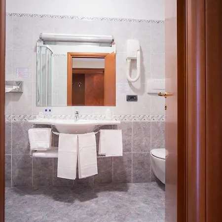 Levante Hotel 4*