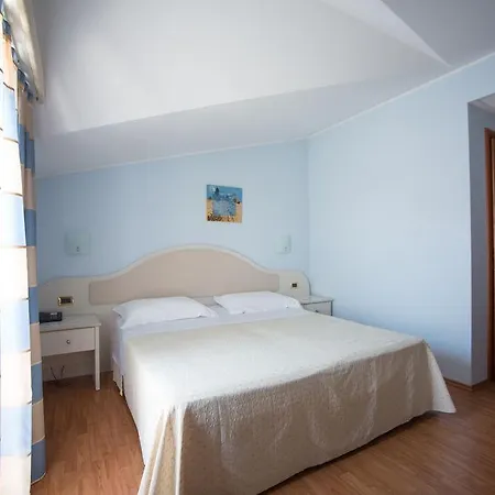 Levante 4*
