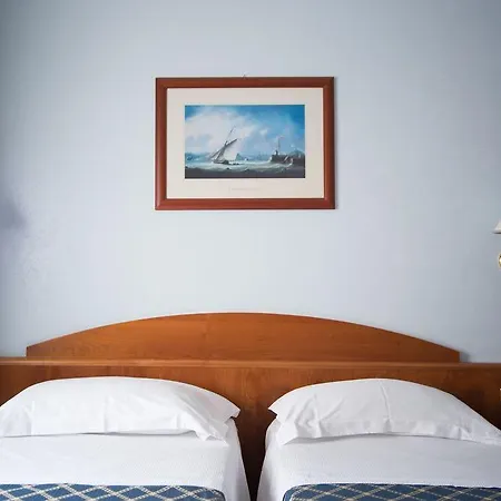 Levante 4*