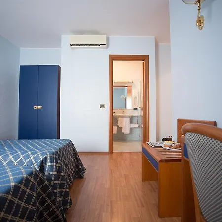 Levante 4*