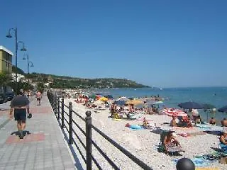 Levante 4*